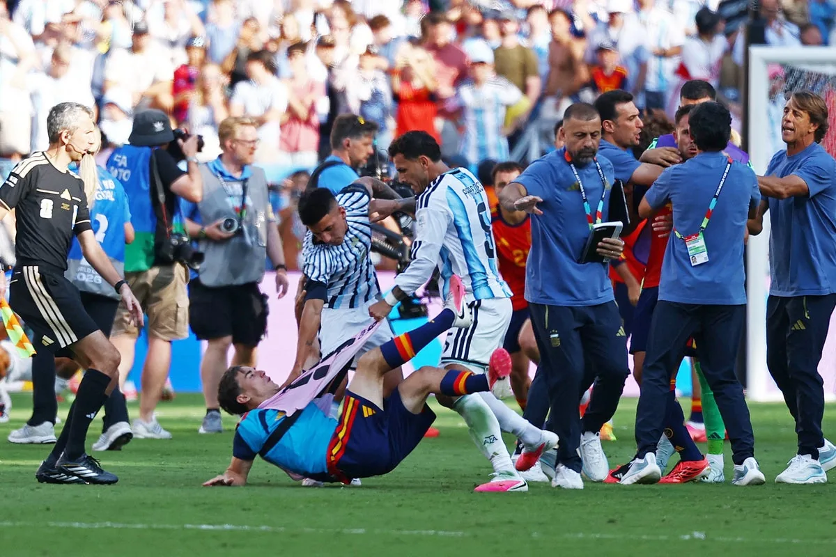 New Jersey World Cup final descends into chaos between Argentina and Spain