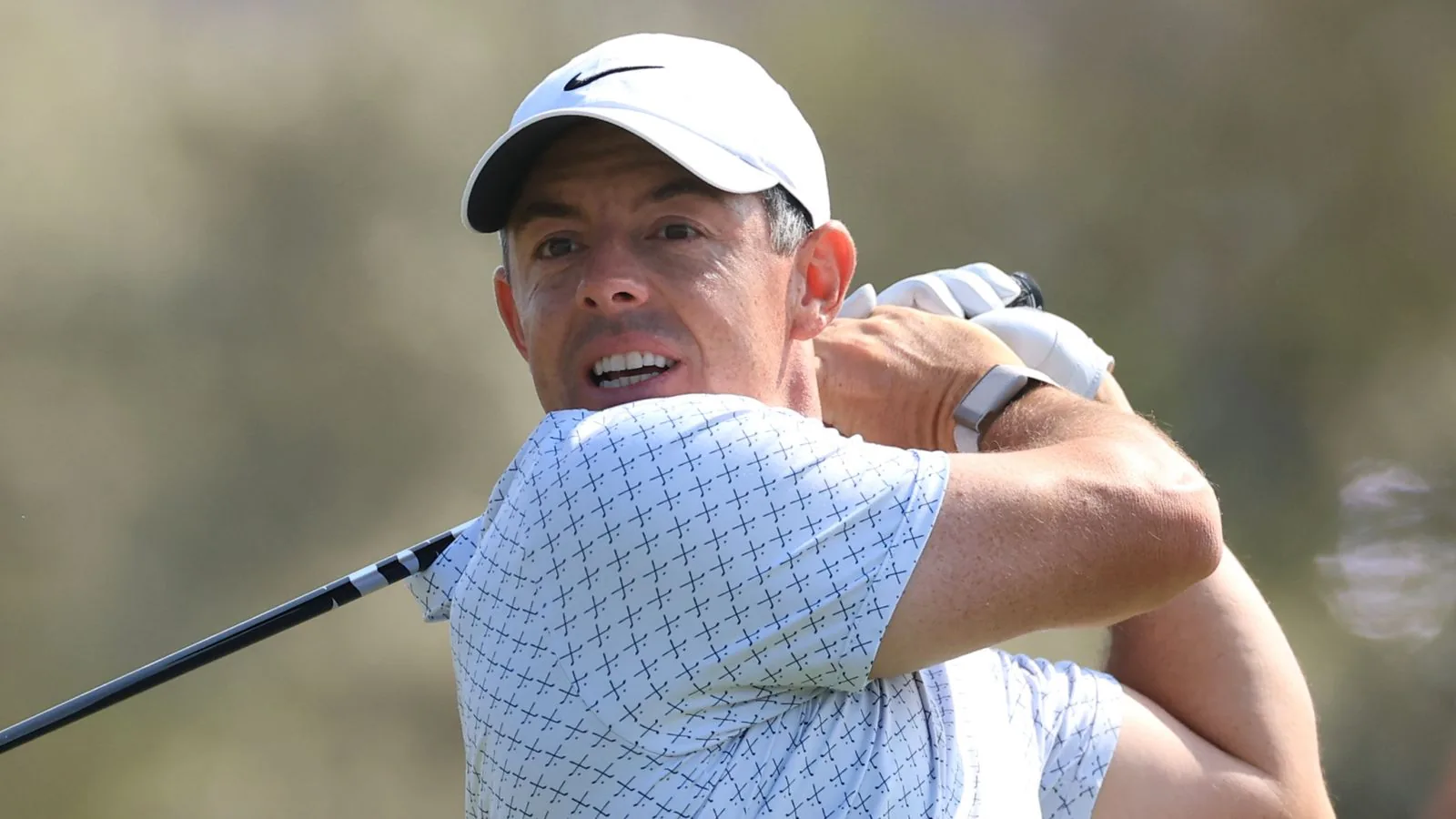 Rory McIlroy lets driver fly but putts go awry with Open hopes in balance
