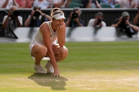 Linda Noskova celebrates victory following her Ladies’ Singles match against Marta Kostyuk